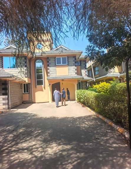 Executive Maisonette Front Entrance and Driveway